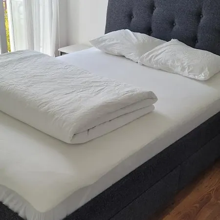 Comfy Near Metro & Airport Homestay Lisbon