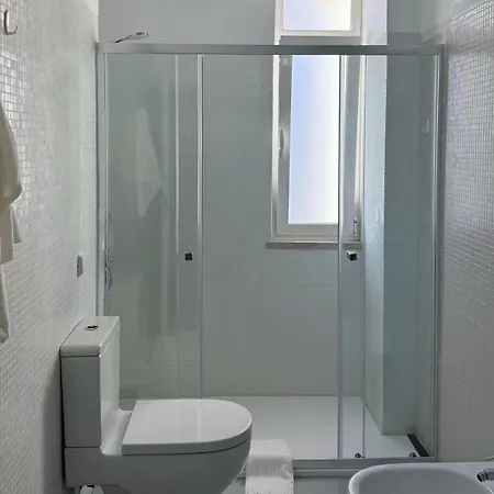 Comfy Near Metro & Airport Lisbona